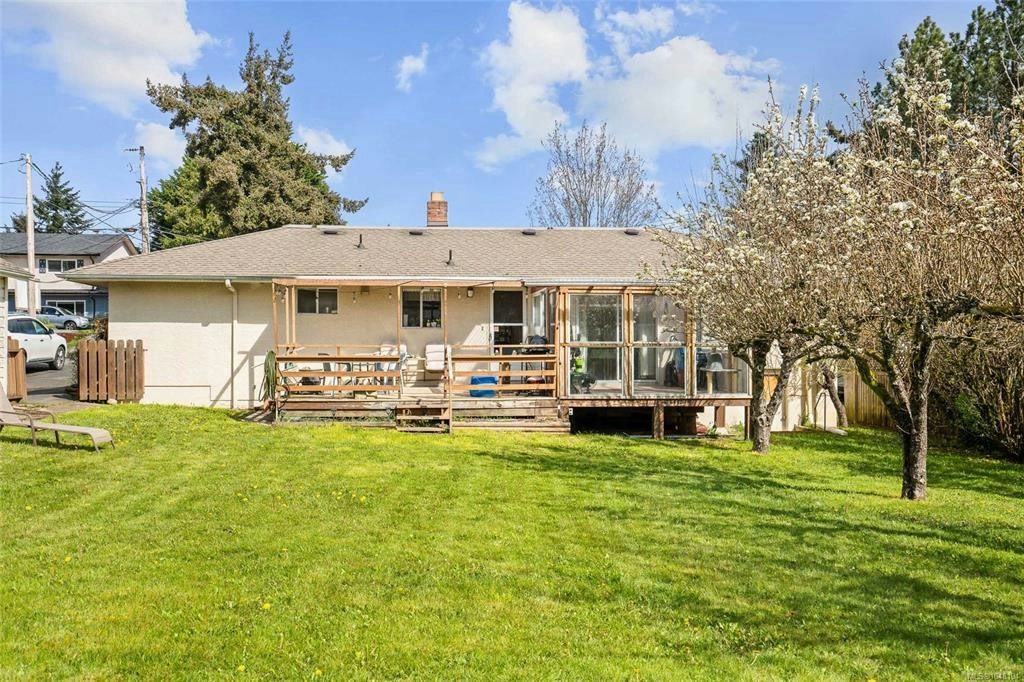 625 Broadway Street, Saanich, BC, V8Z 2G5 - 39