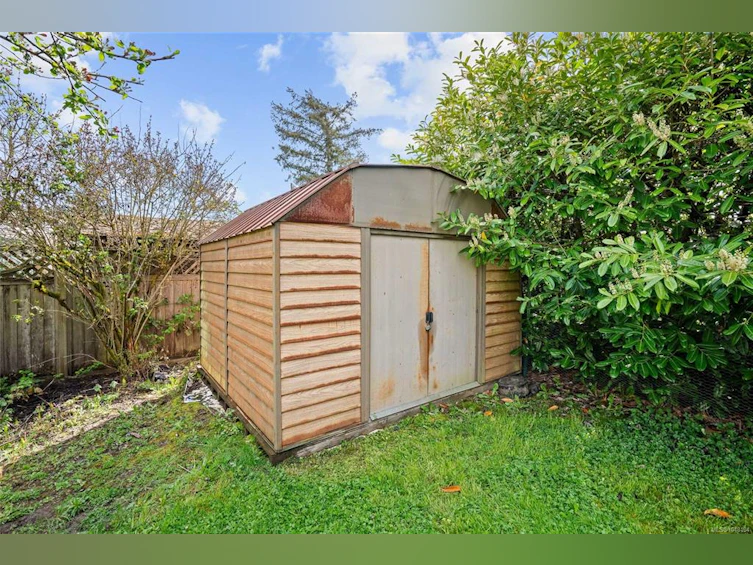 625 Broadway Street, Saanich, BC, V8Z 2G5 - 37