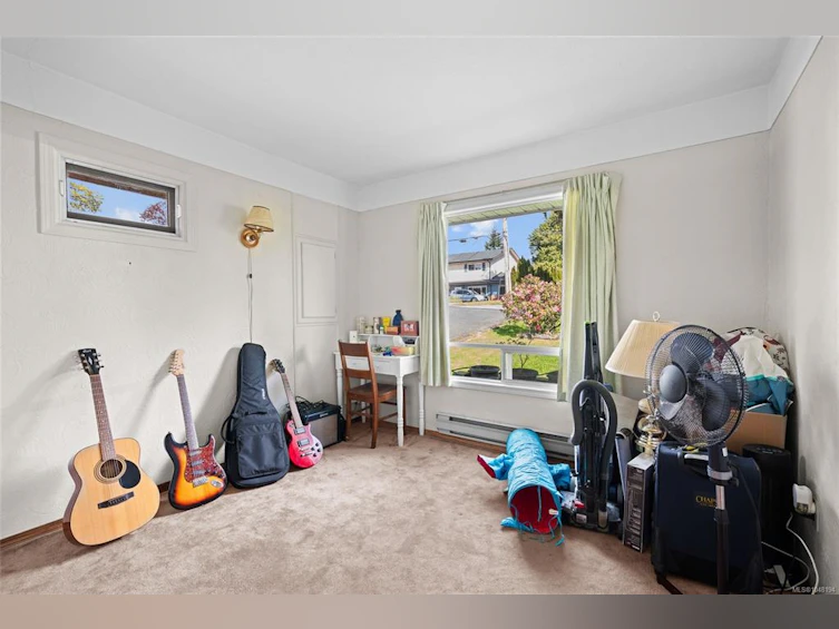 625 Broadway Street, Saanich, BC, V8Z 2G5 - 25