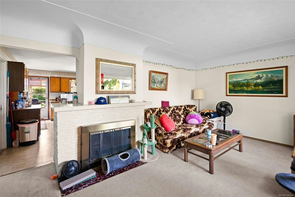 625 Broadway Street, Saanich, BC, V8Z 2G5 - 6
