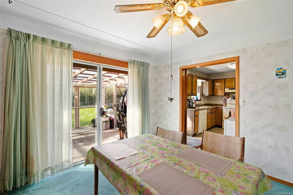 625 Broadway Street, Saanich, BC, V8Z 2G5 - 14