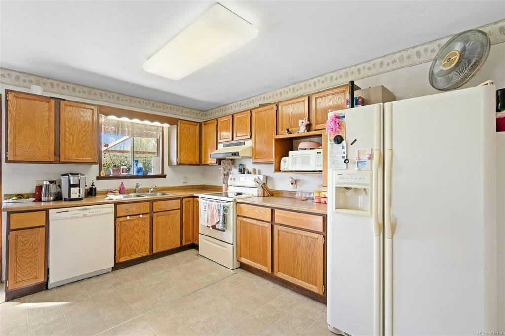 625 Broadway Street, Saanich, BC, V8Z 2G5 - 9