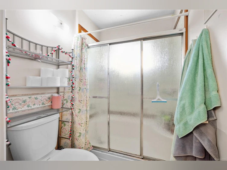 625 Broadway Street, Saanich, BC, V8Z 2G5 - 22