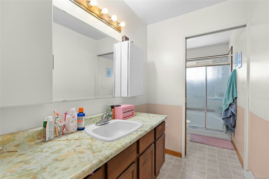 625 Broadway Street, Saanich, BC, V8Z 2G5 - 21