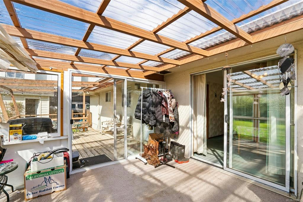 625 Broadway Street, Saanich, BC, V8Z 2G5 - 16