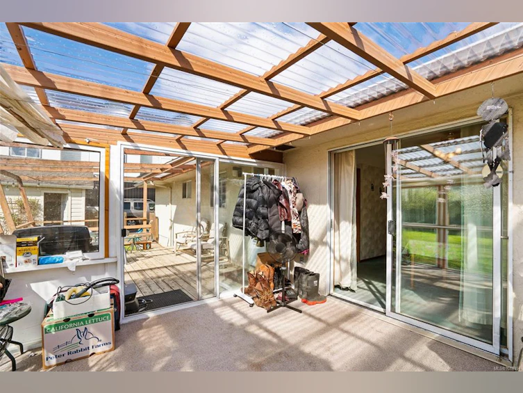 625 Broadway Street, Saanich, BC, V8Z 2G5 - 16