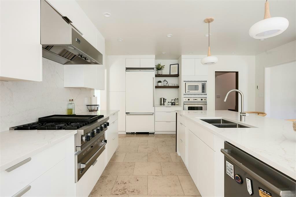 3055 Beach Drive, Oak Bay, BC, V8R 6L5 - 20