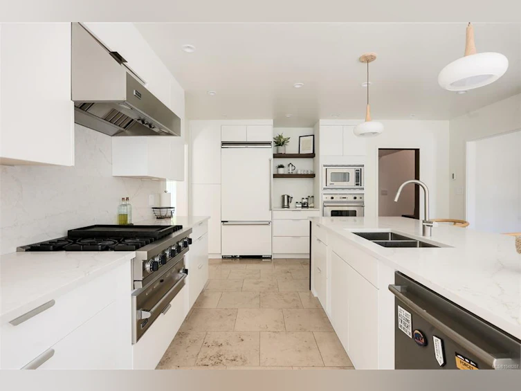 3055 Beach Drive, Oak Bay, BC, V8R 6L5 - 20