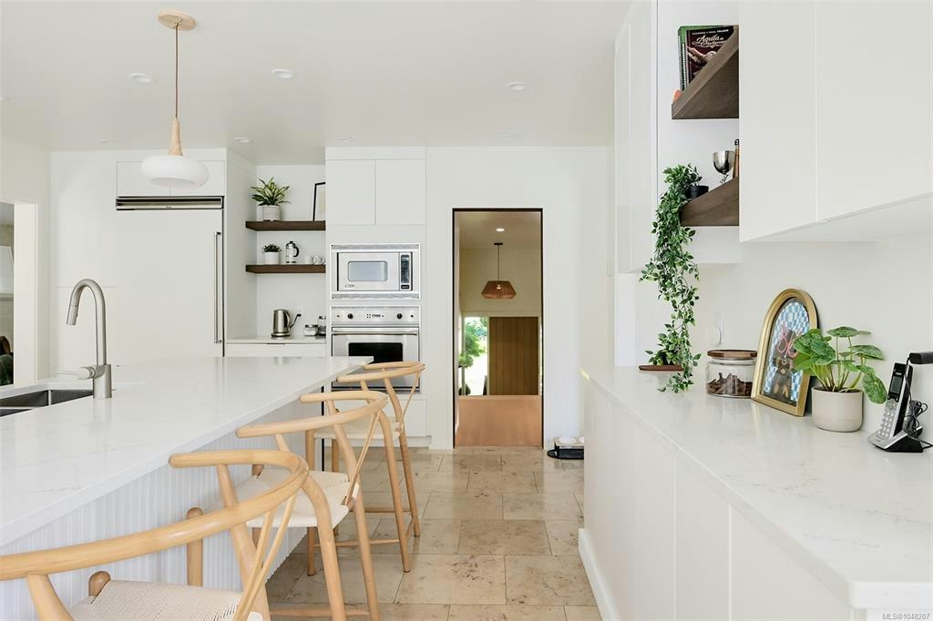 3055 Beach Drive, Oak Bay, BC, V8R 6L5 - 22
