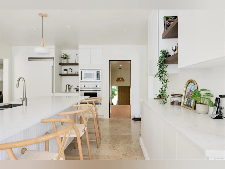 3055 Beach Drive, Oak Bay, BC, V8R 6L5 - 22