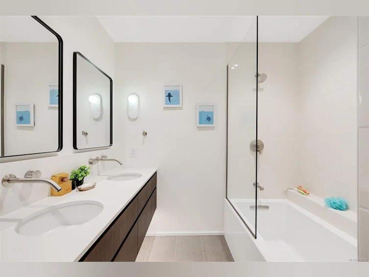 3055 Beach Drive, Oak Bay, BC, V8R 6L5 - 47