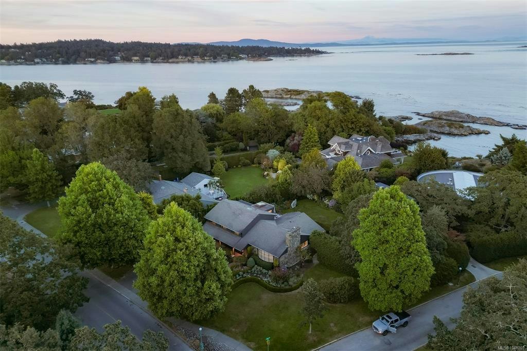 3055 Beach Drive - 2