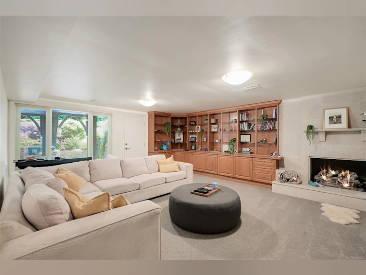 3055 Beach Drive, Oak Bay, BC, V8R 6L5 - 52
