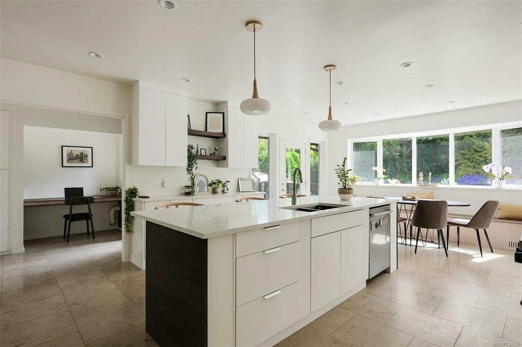 3055 Beach Drive, Oak Bay, BC, V8R 6L5 - 23