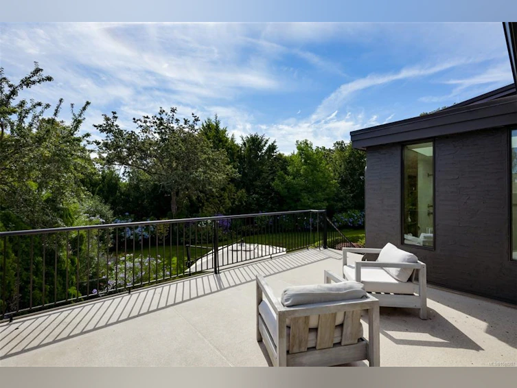 3055 Beach Drive, Oak Bay, BC, V8R 6L5 - 56