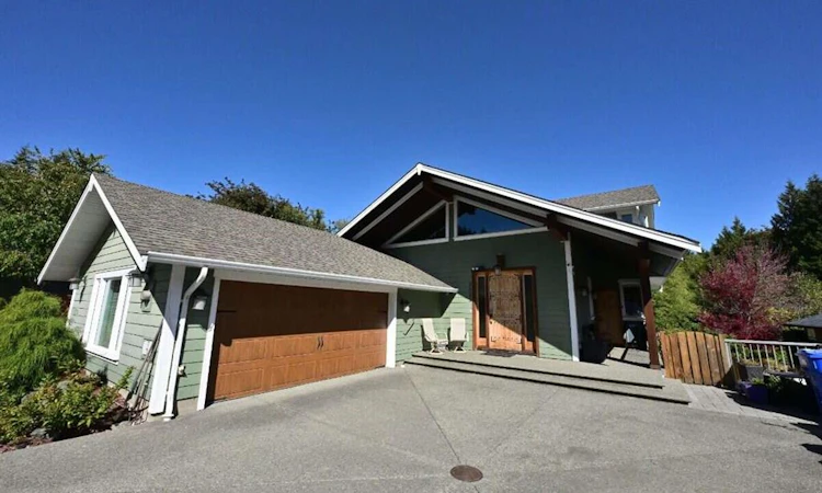2625 Streamside Place