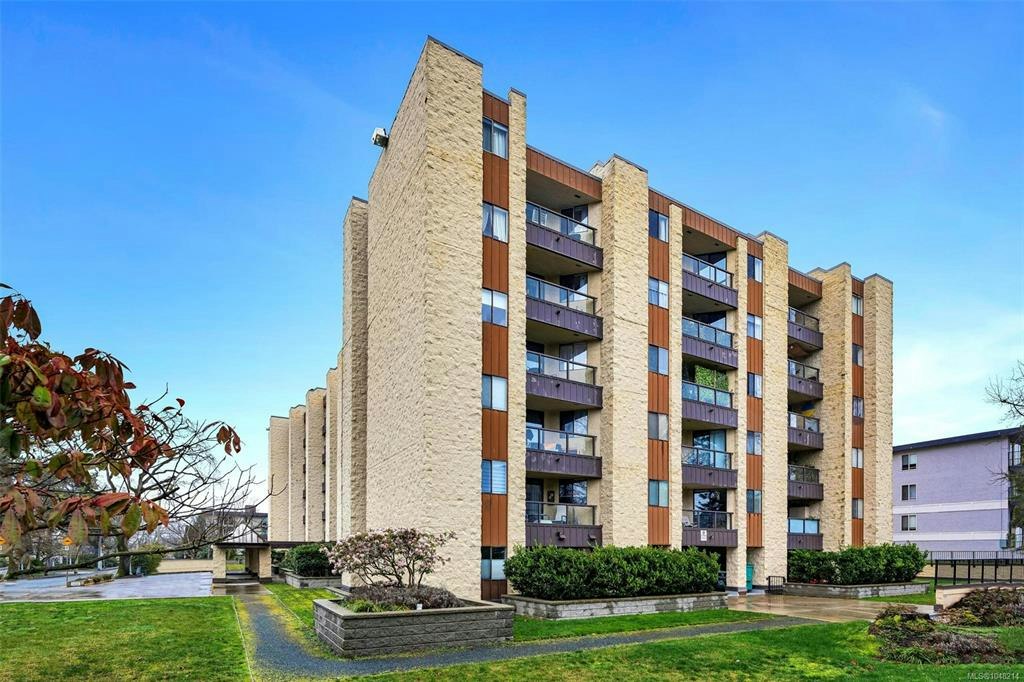 206-1745 Leighton Road, Victoria, BC, V8R 6R6
