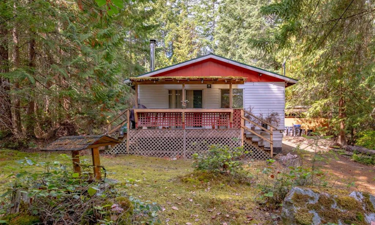925 Carmen Crescent