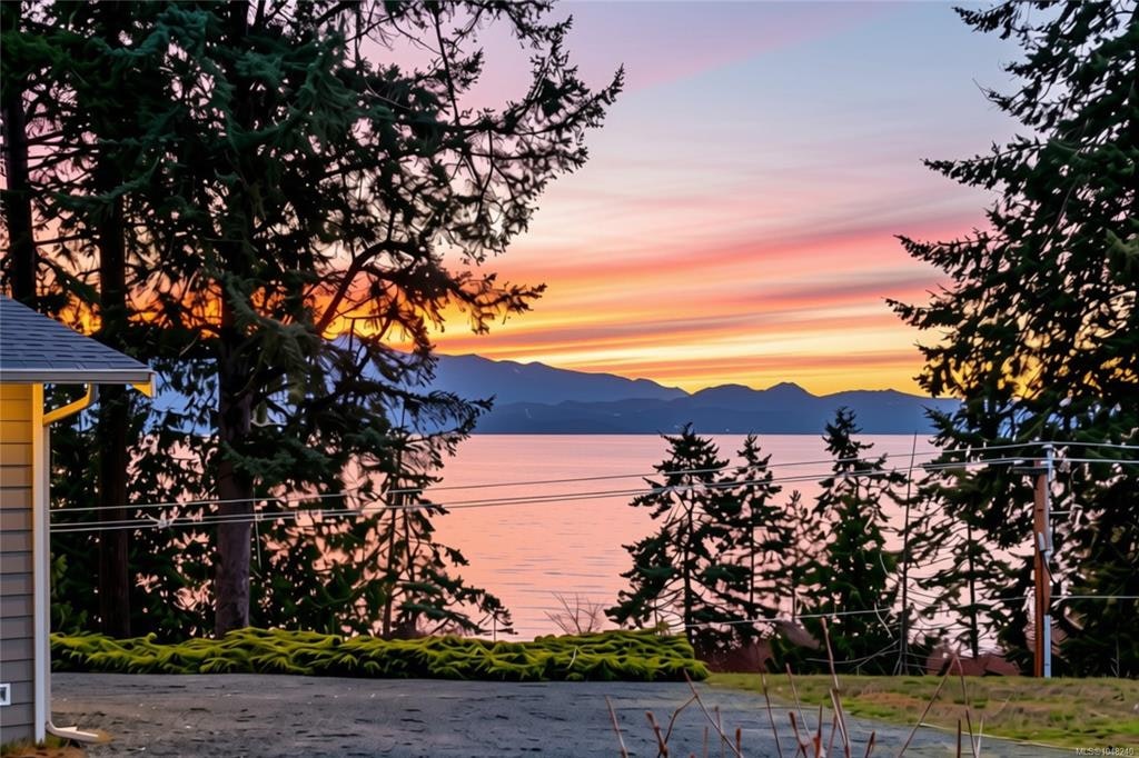 3043 Raymur Place, Qualicum Beach, BC, V9K 2N9 - 3