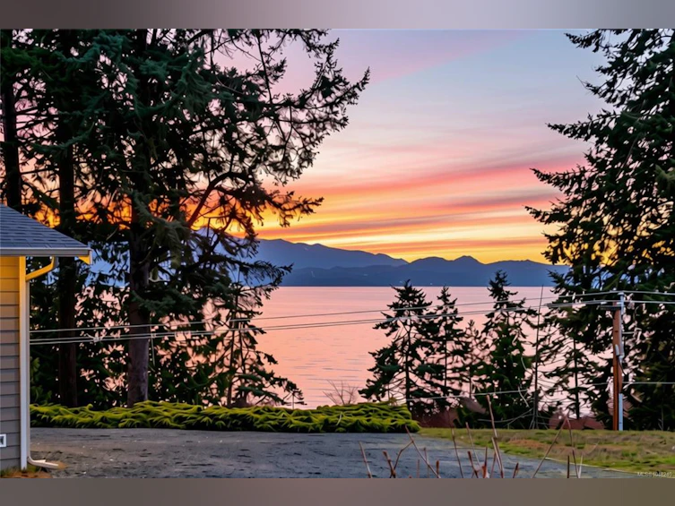 3043 Raymur Place, Qualicum Beach, BC, V9K 2N9 - 3