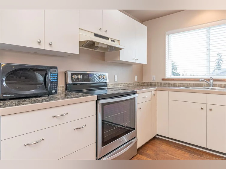 3043 Raymur Place, Qualicum Beach, BC, V9K 2N9 - 24