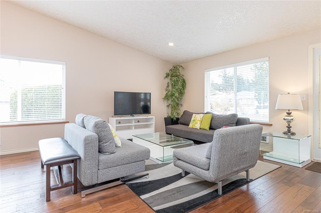3043 Raymur Place, Qualicum Beach, BC, V9K 2N9 - 4
