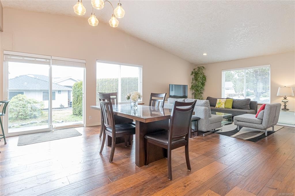3043 Raymur Place, Qualicum Beach, BC, V9K 2N9 - 21