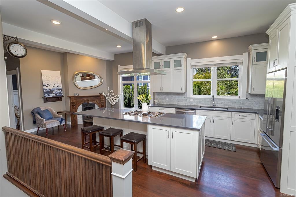 875 Richmond Avenue, Victoria, BC, V8S 3Z2