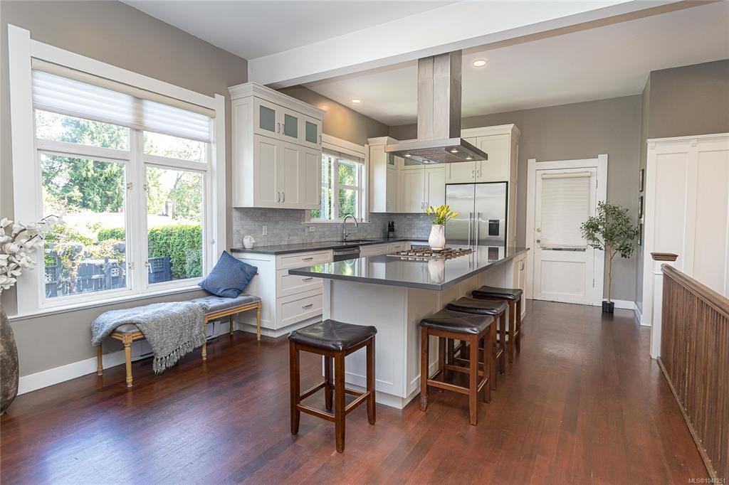 875 Richmond Avenue, Victoria, BC, V8S 3Z2 - 16