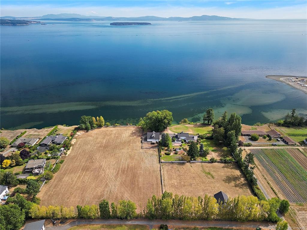 3190 Martindale Road, Central Saanich, BC, V8M 1W6