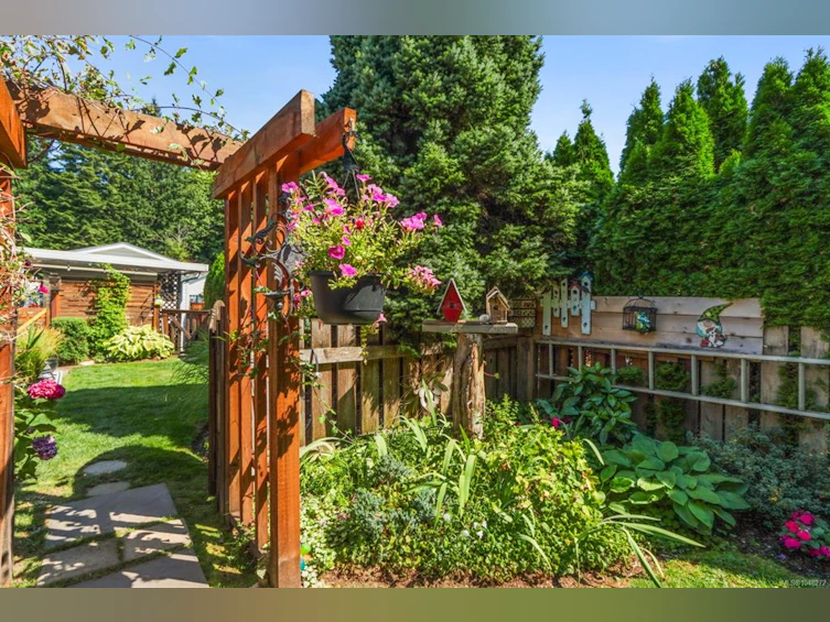 3871 King Arthur Drive, Nanaimo, BC, V9T 6B9 - 40