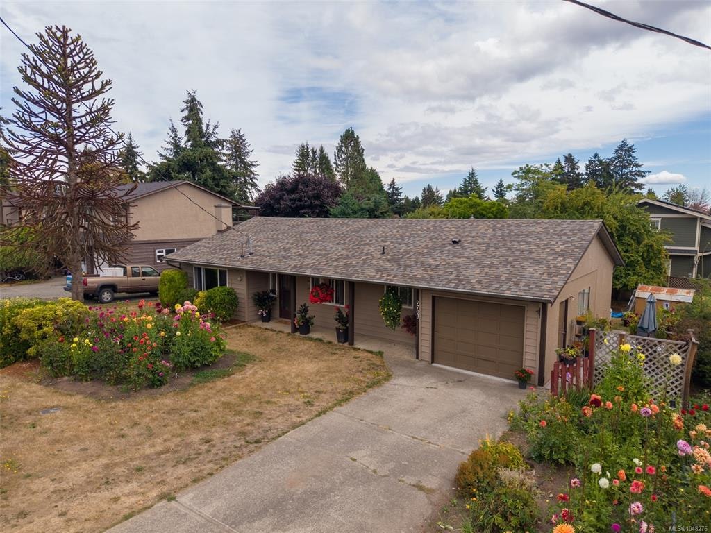 7703 Wallace Drive, Central Saanich, BC, V8M 1N5