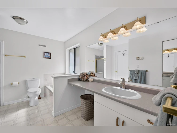 3568 S Arbutus Drive, Cobble Hill, BC, V0R 1L1 - 32