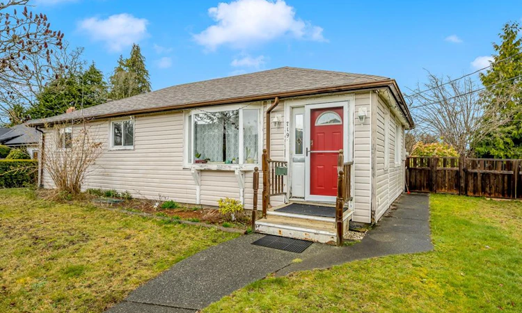 719 8th Street