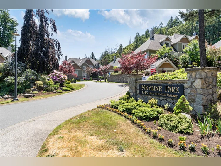 122-945 Bear Mountain Pkwy, Langford, BC, V9B 6T1 - 2