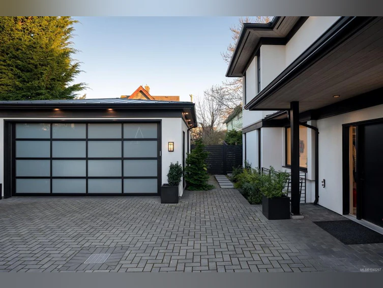 430 Luxton Avenue, Victoria, BC, V8V 1C9 - 57