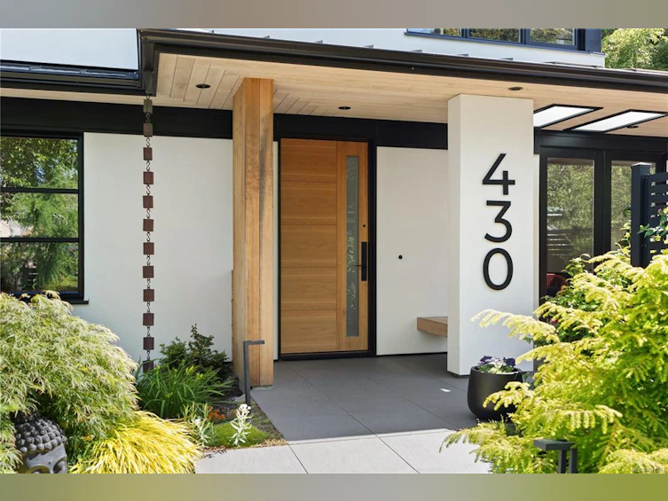 430 Luxton Avenue, Victoria, BC, V8V 1C9 - 2