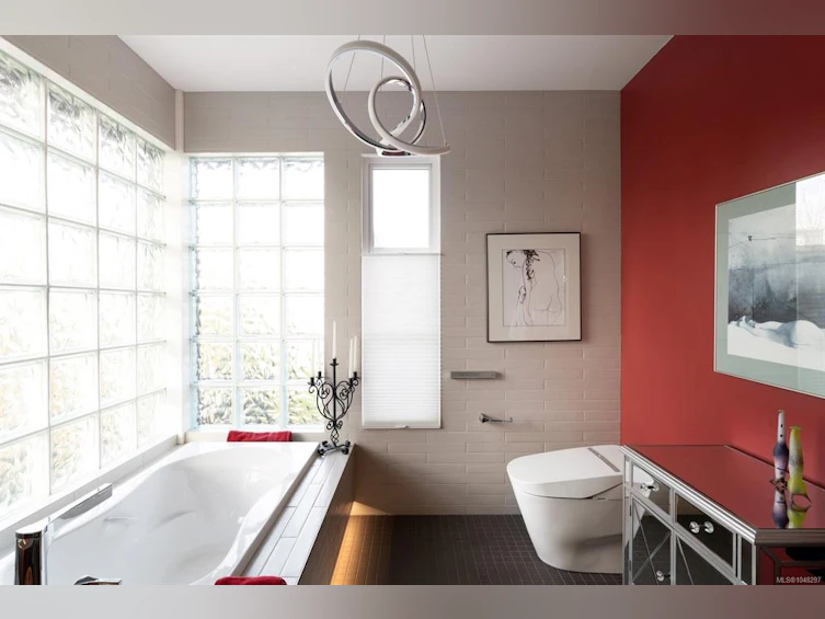 430 Luxton Avenue, Victoria, BC, V8V 1C9 - 30