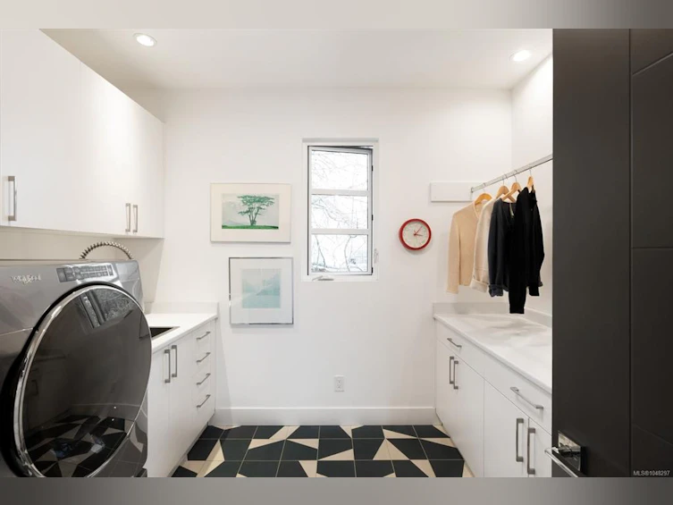 430 Luxton Avenue, Victoria, BC, V8V 1C9 - 39