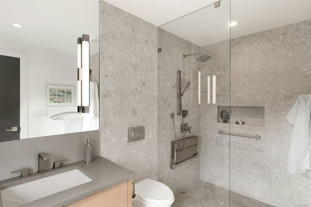 430 Luxton Avenue, Victoria, BC, V8V 1C9 - 36
