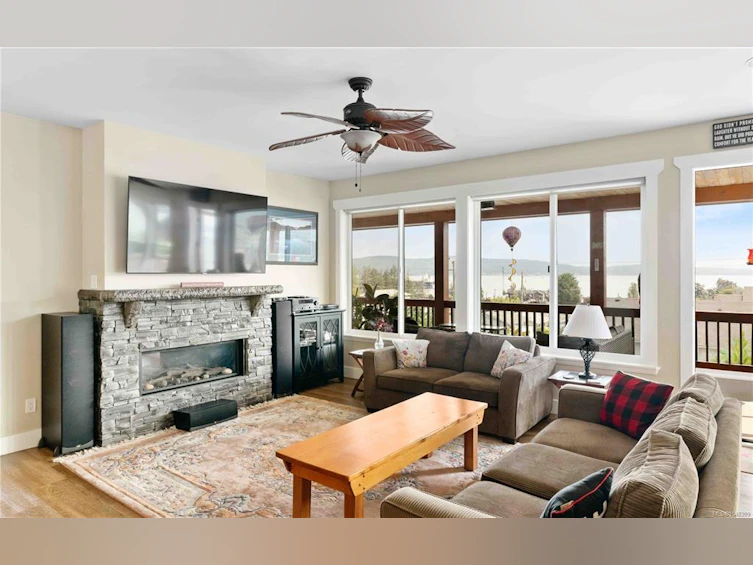 8105 Arthur Street, Crofton, BC, V0R 1R0 - 7