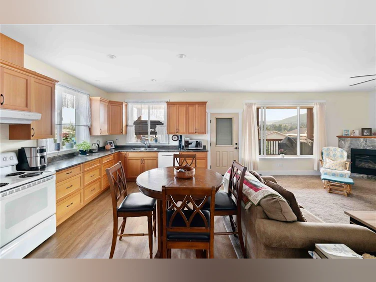 8105 Arthur Street, Crofton, BC, V0R 1R0 - 34