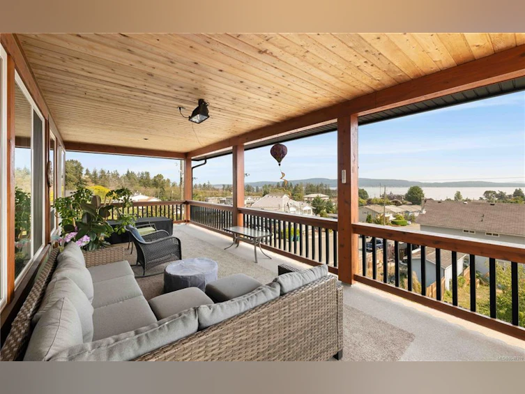 8105 Arthur Street, Crofton, BC, V0R 1R0 - 8