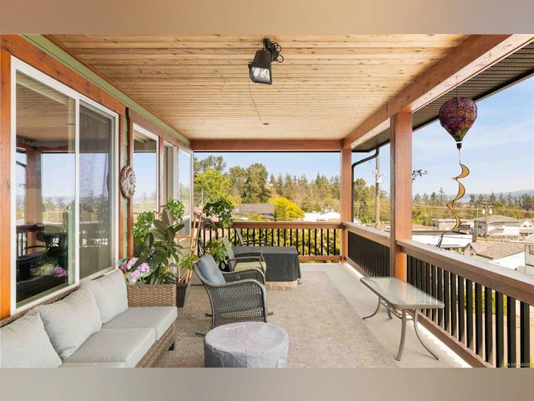 8105 Arthur Street, Crofton, BC, V0R 1R0 - 9