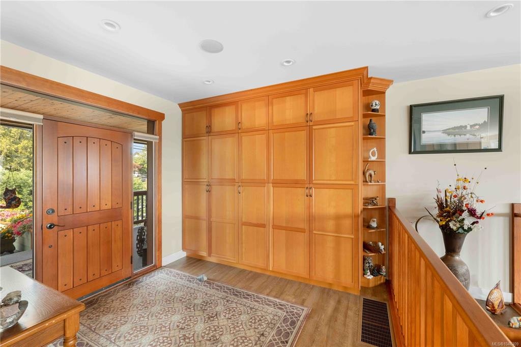 8105 Arthur Street - 5