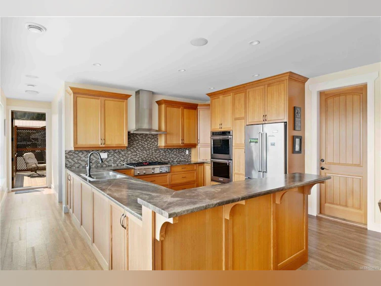 8105 Arthur Street, Crofton, BC, V0R 1R0 - 13
