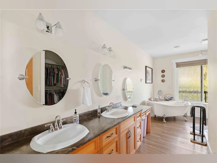 8105 Arthur Street, Crofton, BC, V0R 1R0 - 25