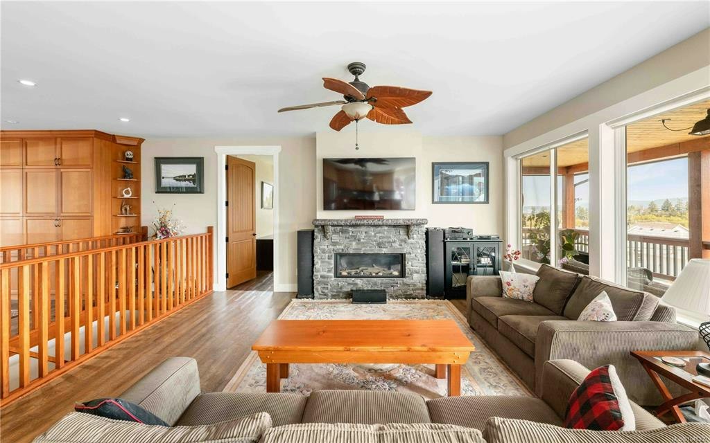 8105 Arthur Street, Crofton, BC, V0R 1R0 - 6