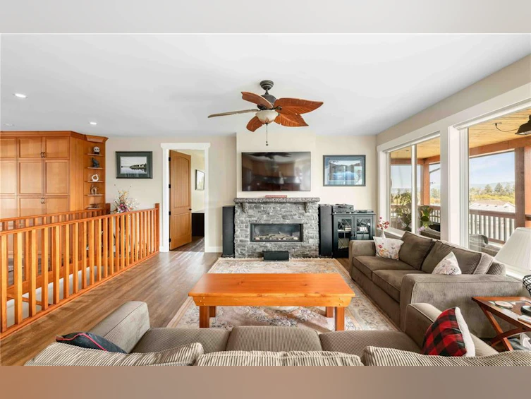 8105 Arthur Street, Crofton, BC, V0R 1R0 - 6