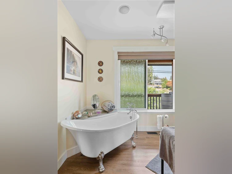 8105 Arthur Street, Crofton, BC, V0R 1R0 - 26